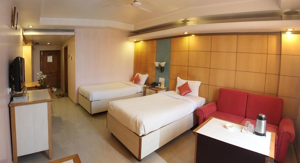 Hotel Grand International Rāipur Eksteriør bilde