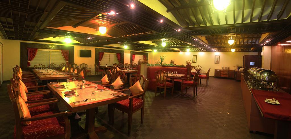 Hotel Grand International Rāipur Eksteriør bilde