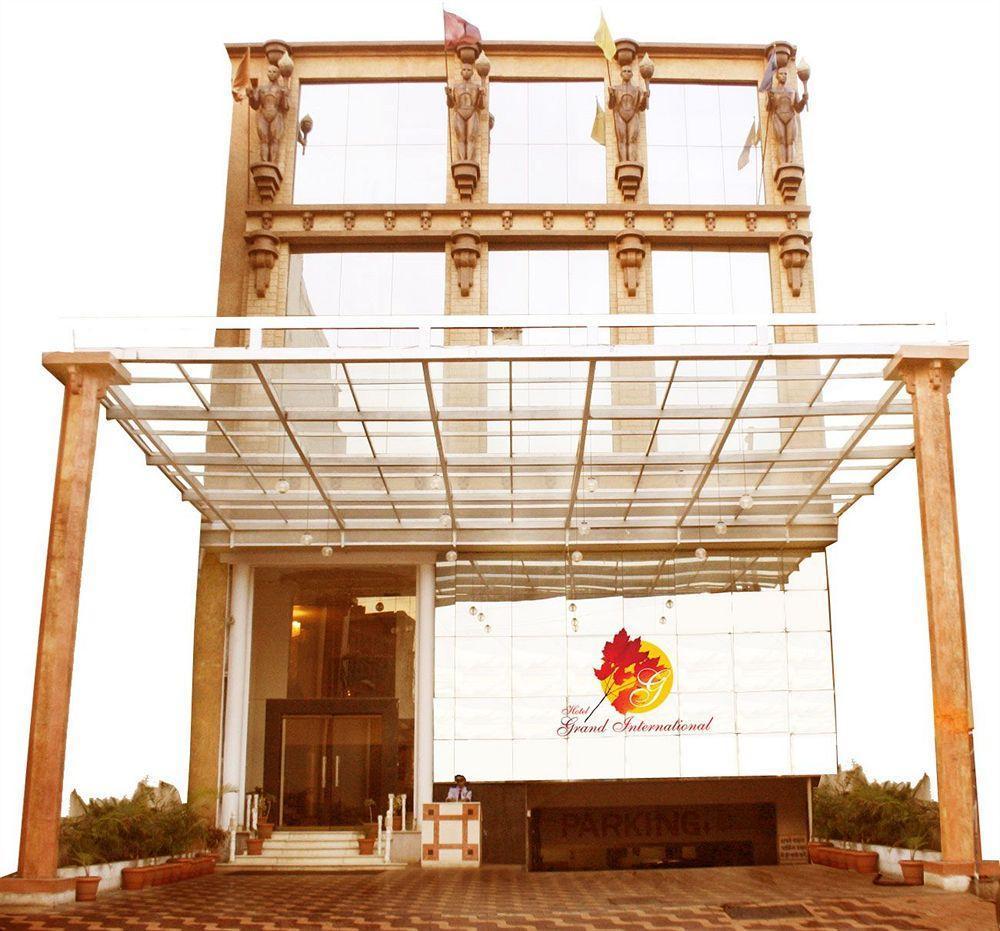 Hotel Grand International Rāipur Eksteriør bilde