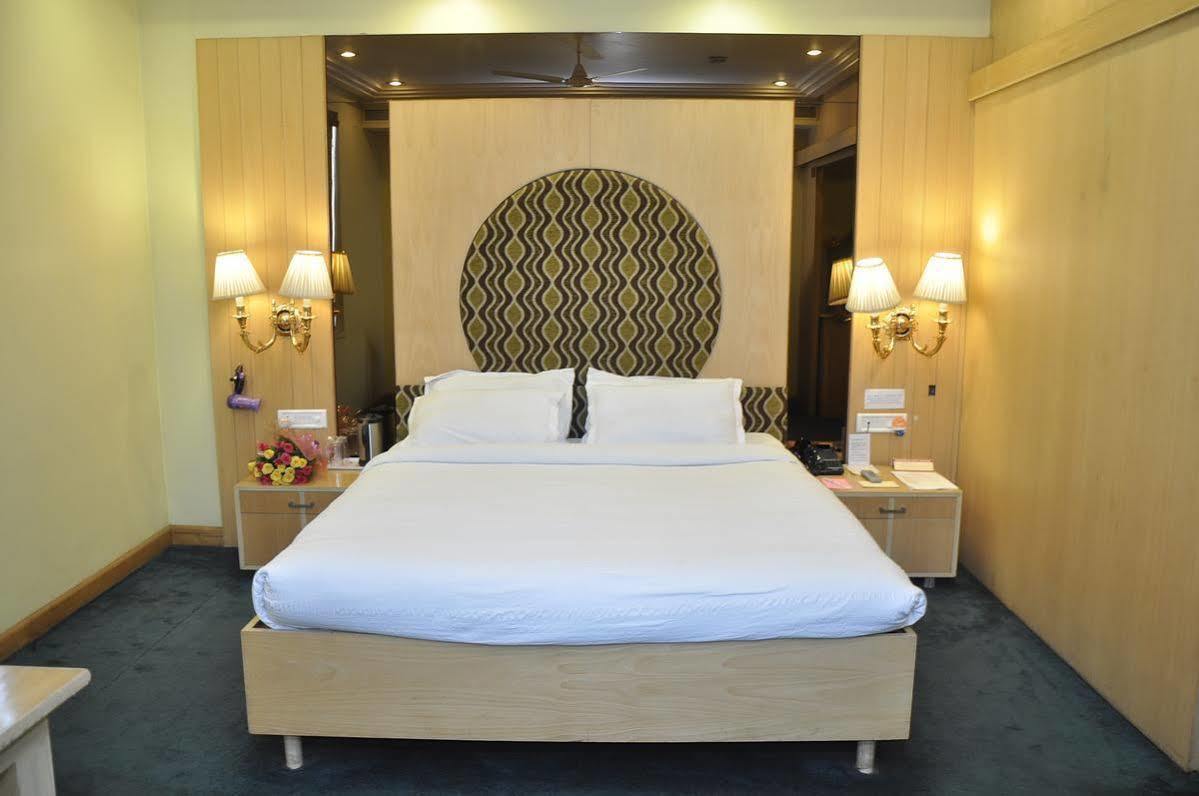 Hotel Grand International Rāipur Eksteriør bilde