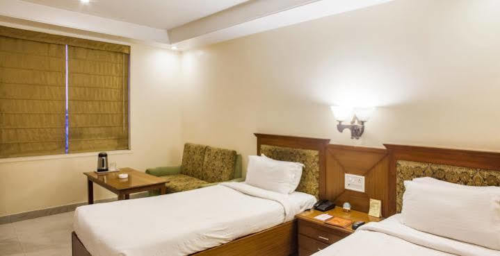 Hotel Grand International Rāipur Eksteriør bilde
