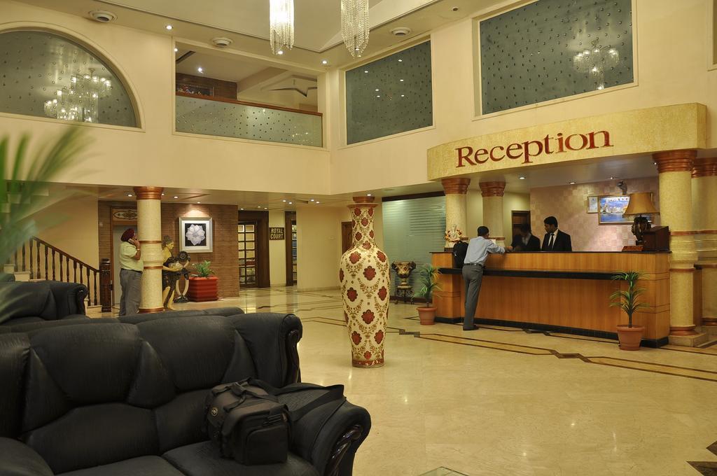 Hotel Grand International Rāipur Eksteriør bilde