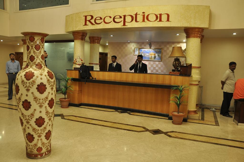 Hotel Grand International Rāipur Eksteriør bilde