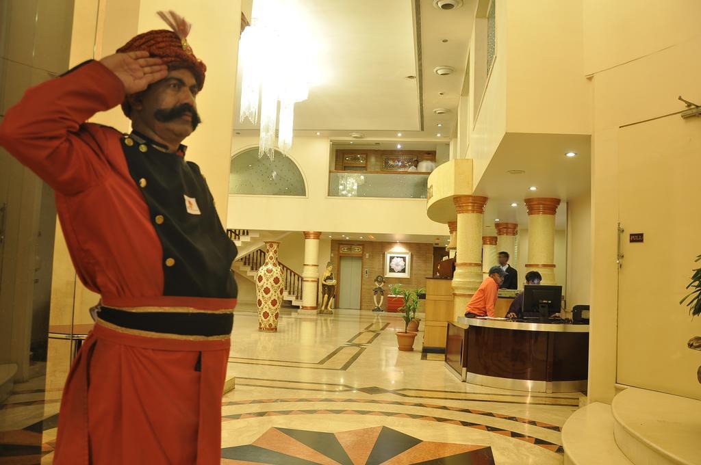 Hotel Grand International Rāipur Eksteriør bilde